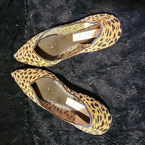 Rothys the Point Classic Leopard Print size 8 - Picture 3 of 6